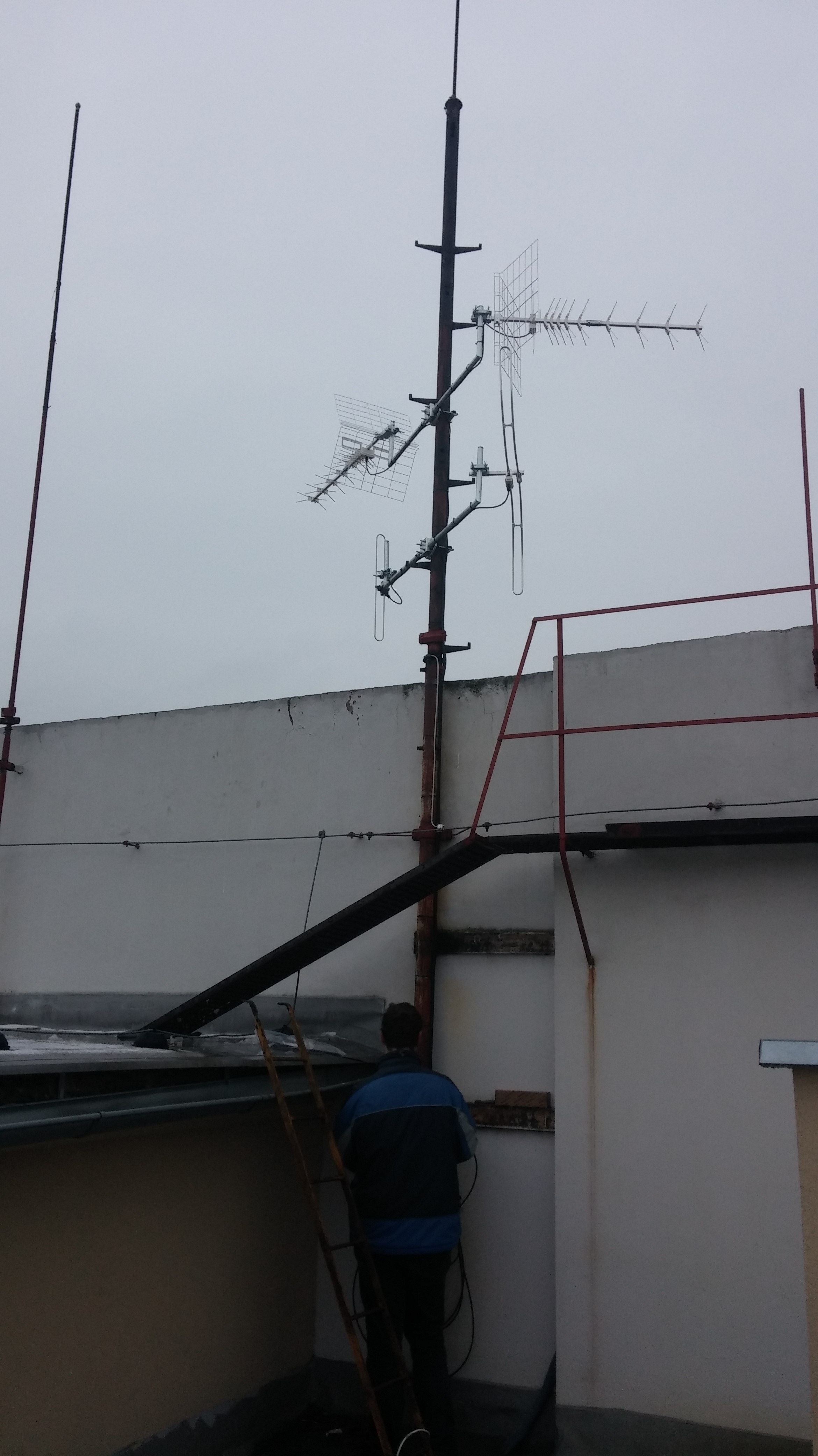 Antény Emme Esse a Alcad pro TV, FM i DAB+